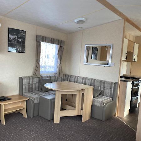 3 Bedroom 8 Berth Standard Basic Caravans With Hot Tub,Mountain Bikes Таттершолл Экстерьер фото
