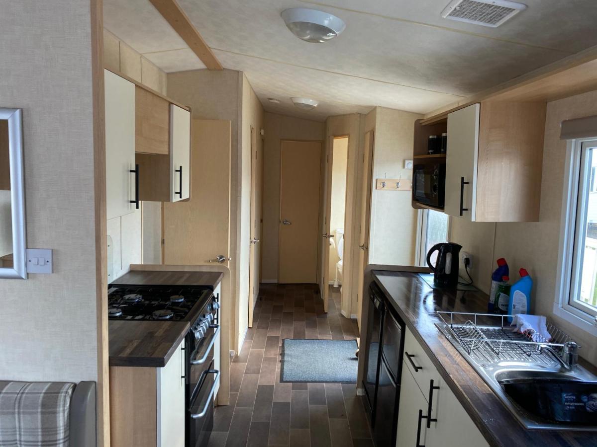 3 Bedroom 8 Berth Standard Basic Caravans With Hot Tub,Mountain Bikes Таттершолл Экстерьер фото