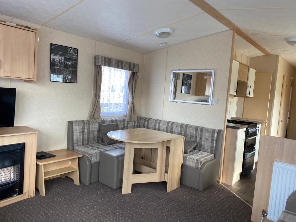 3 Bedroom 8 Berth Standard Basic Caravans With Hot Tub,Mountain Bikes Таттершолл Экстерьер фото